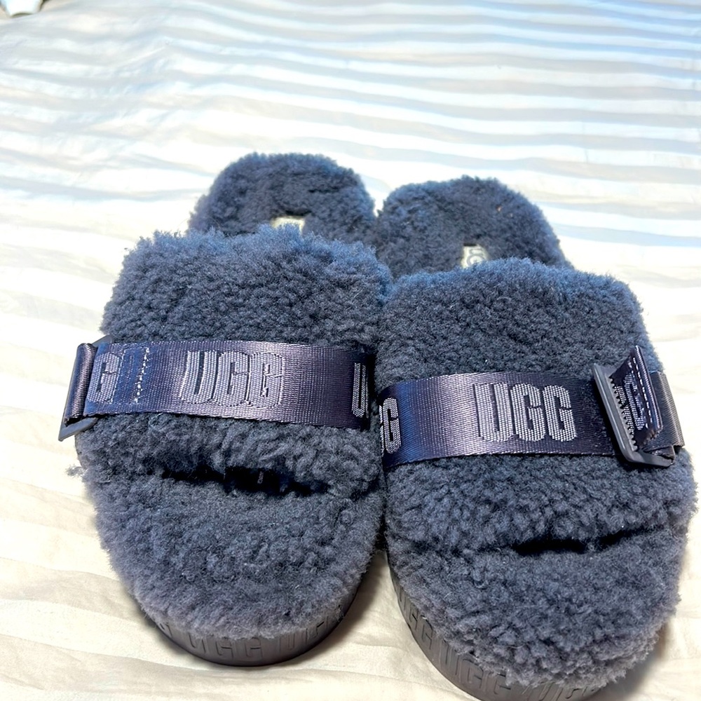 Brand new never worn ugg slippers